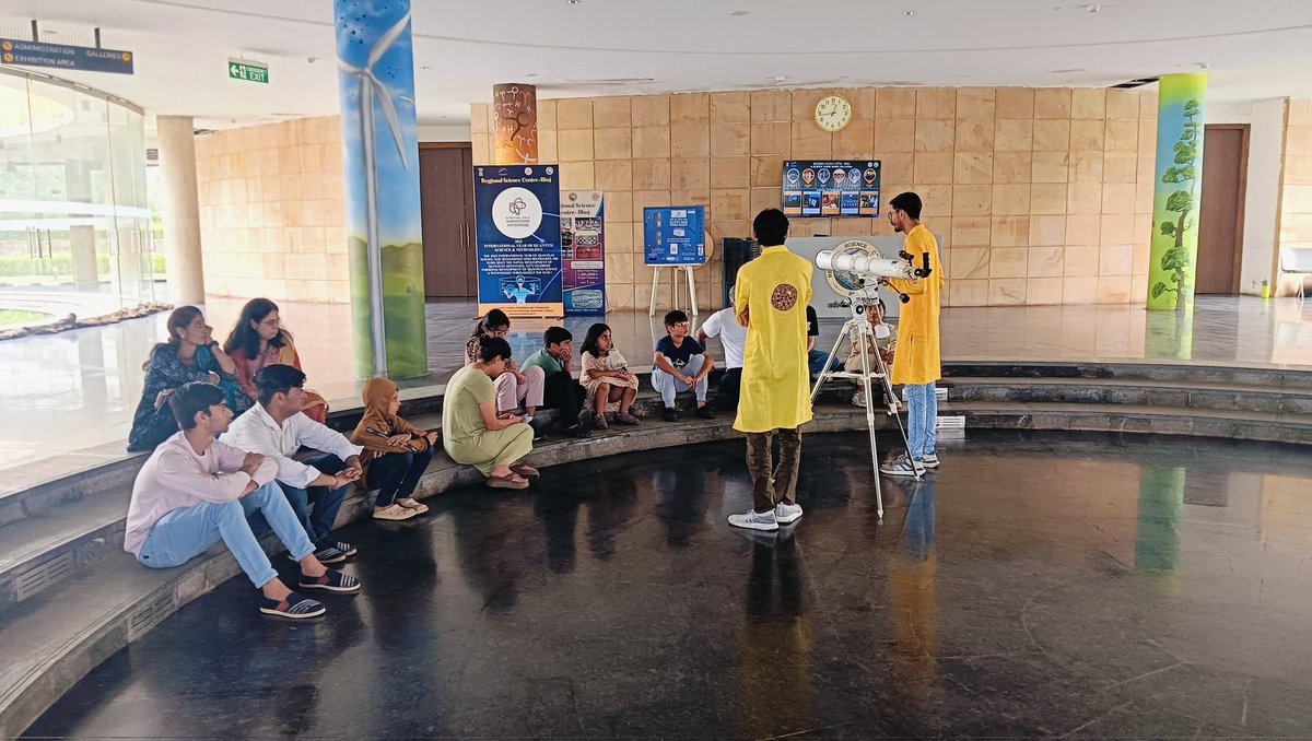 InfoGujcost's tweet image. Participants joyfully exploring the wonders of the #cosmos through exciting #activities during the 100 Hours of Astronomy celebrations across @InfoGujcost's 
#RegionalScienceCentres.

As the proud #CommunityNode of this global initiative, #GUJCOST connects curiosity with