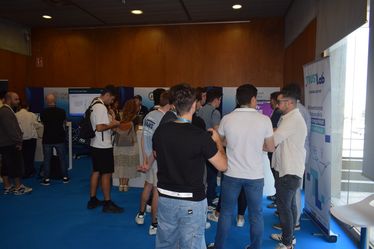 🤖 La #InteligenciaArtificial y la #ciberseguridad han sido los grandes ejes del ‘I Summit IA &amp; Ciberseguridad’, un evento que durante dos jornadas ha reunido en nuestras instalaciones a destacados profesionales del ámbito público y privado.

#CongresoAuditorioMurcia