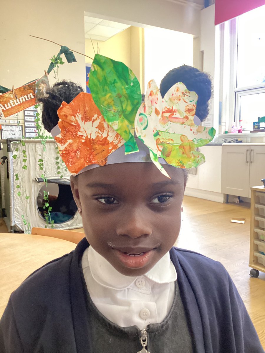 EgremontEYFS's tweet image. How fabulous do the nursery children look in their Autumn leaf crowns 👑 🍁🍂👑 #seasonalchange #expressiveartsanddesign #understandingtheworld