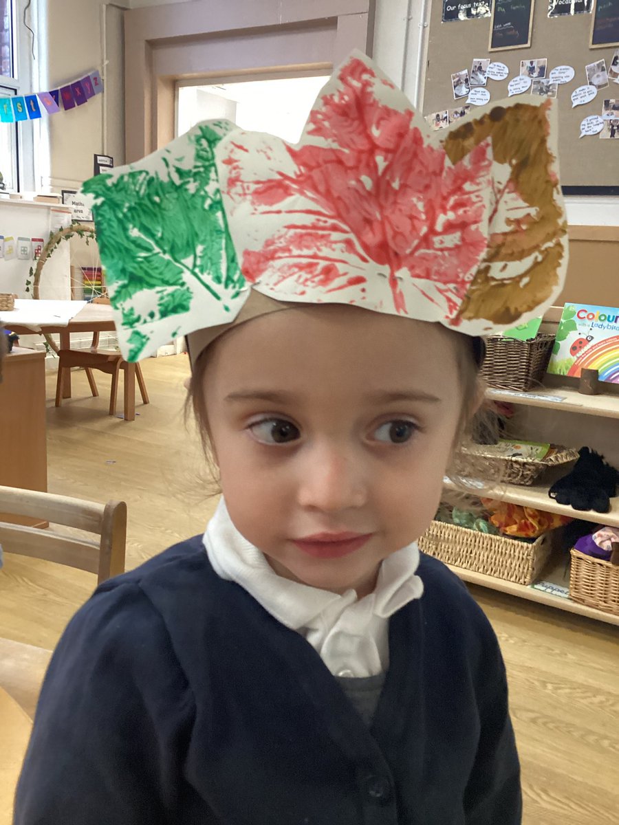 EgremontEYFS's tweet image. How fabulous do the nursery children look in their Autumn leaf crowns 👑 🍁🍂👑 #seasonalchange #expressiveartsanddesign #understandingtheworld