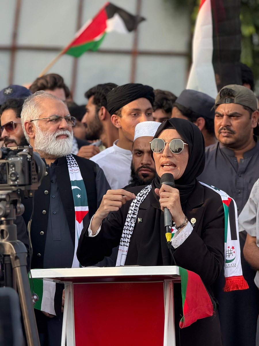 Pak_PalForum's tweet photo. HOW DARE ISRAEL TOUCH ANY PAKISTANI!!!

#SenatorMushtaqArrestedByIsrael #PakGovTakeAction4Sumud
#GlobalSumudFlotilla
2/n https://t.co/pJOEUECZhs