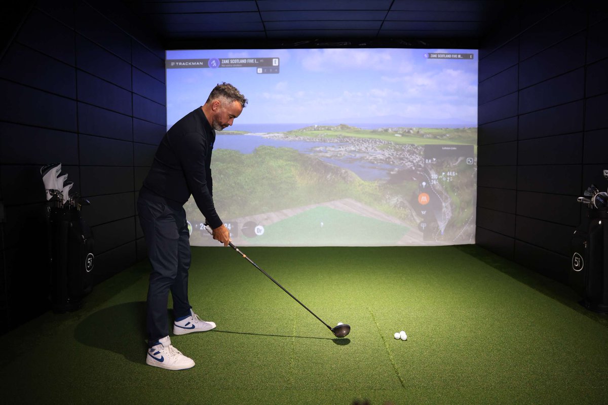 Five Iron Golf is landing at Yas Bay Waterfront, Abu Dhabi 🏌️ Sleek simulators, chef-driven bites, cocktails &amp; a terrace with waterfront views, golf like you’ve never seen it. 

Read more: factmagazines.com/uae/abu-dhabi/…

#factmagazine #theonlywayisfact #foodartculturetravel