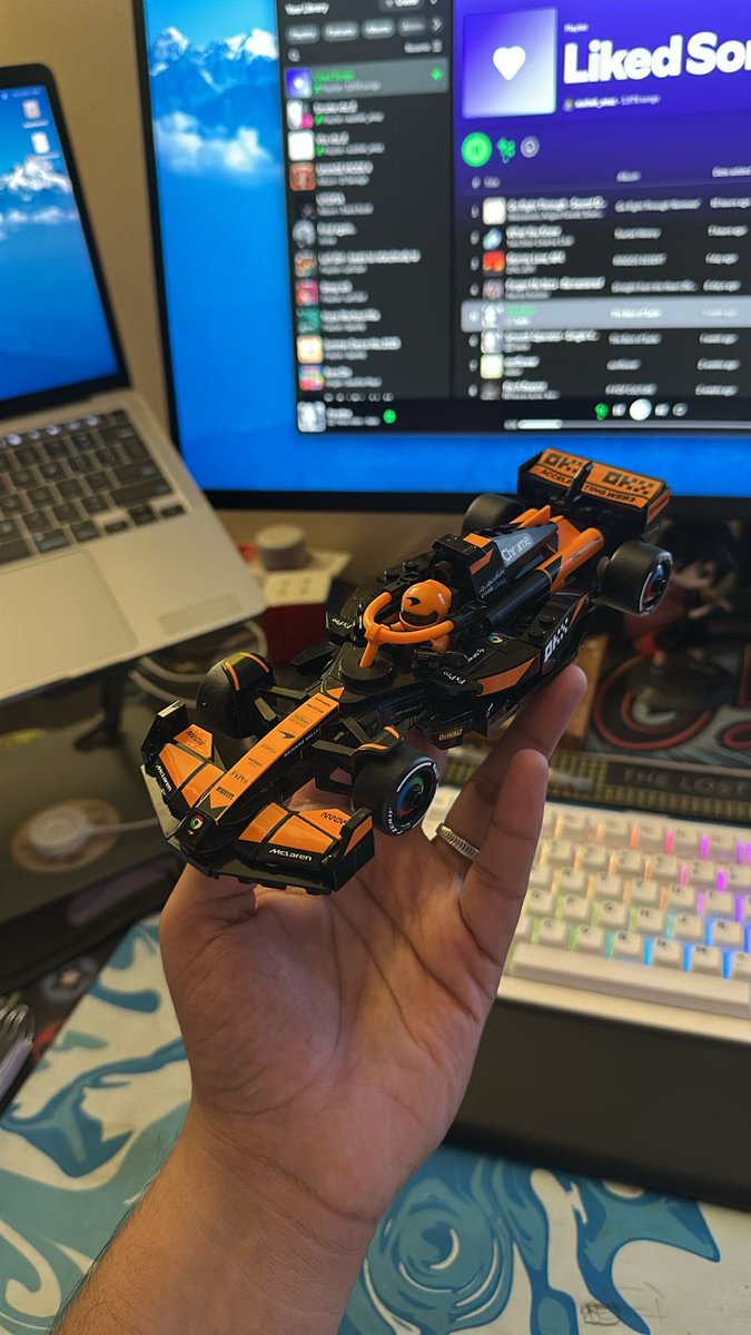 deezgutss's tweet image. beat this - gifted to my boyf
