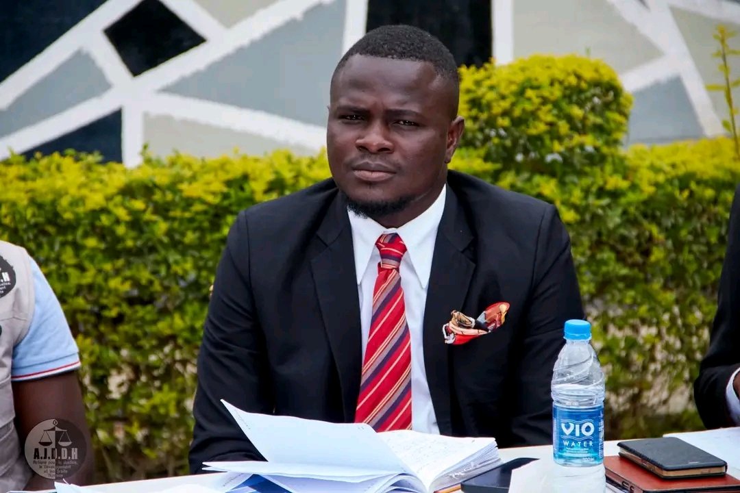 Libérez <a href="/jedidia_mabela/">Jedidia Mabela</a> !!

Les violences policières sont l'un des signes de la décadence de l'Etat. Que l'arbitraire fasse place à la démocratie, la vraie !!