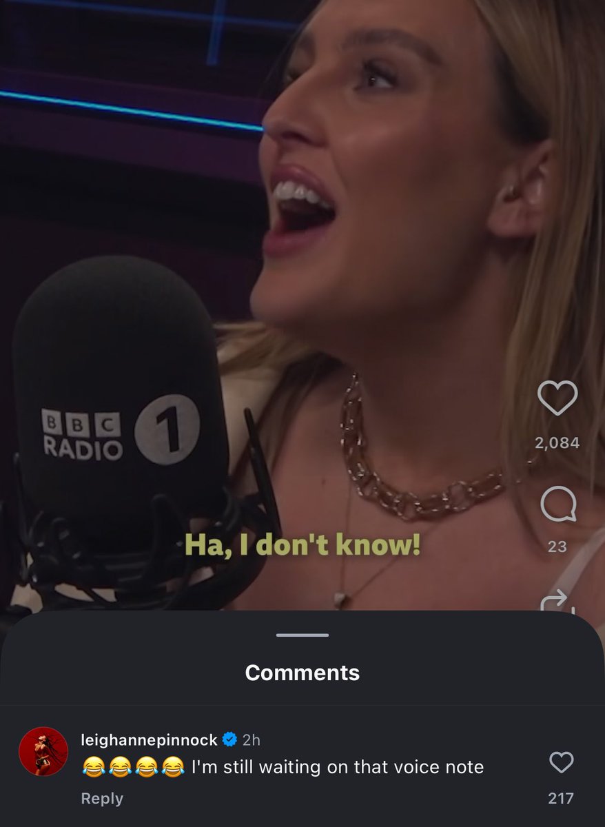 lauralikely_'s tweet photo. leigh said she’s still waiting on the golden voice note from perrie 😭 https://t.co/JOVdAqutJm