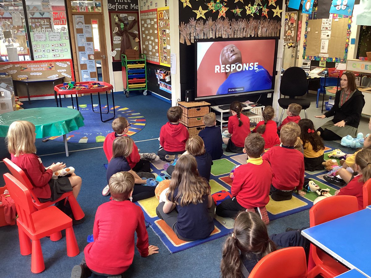 CGIY1Shillam's tweet photo. We joined an online session linked to โRestart a Heartโ. We learnt what to do in a cardiac emergency and our teddies were our patients! Da iawn! #RSAHLive25 #CGIWB #healthyconfidentindividuals https://t.co/QCAehu2cRo