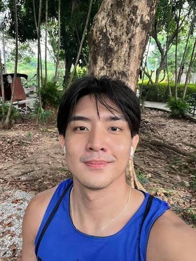 YangDu16288's tweet photo. 🎩Ralph Malibunas video scandal shocks fans
Full 10 minute clip of hunky Pinoy idol EXPOSED now viral
‘I'm at yo mama house’ full video floods Twitter

Watch now before it's gone

#ralphmalibunas 

https://t.co/0cv7gCO8x6

👆👆👆 https://t.co/kgm36ANAm8