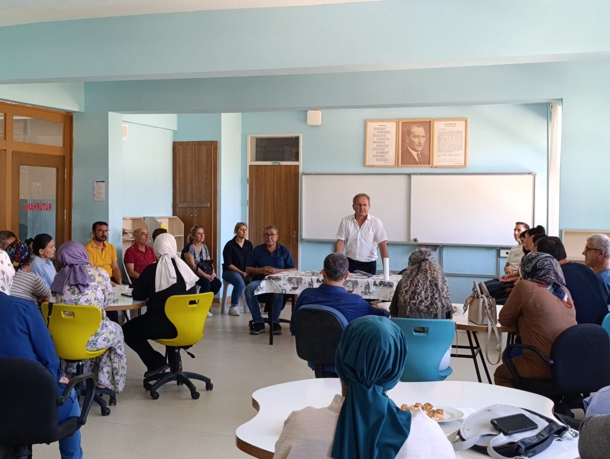 9.Sınıf Velilerimiz İçin Bilgilendirme Toplantısı Yapıldı.
Bizi büyük bir aileyiz. Geleceğimizin teminatı olan gençlerimizi en iyi şekilde yetiştireceğiz. <a href="/tcmeb/">Millî Eğitim Bakanlığı</a> <a href="/MersinMEM/">Mersin İl Millî Eğitim Müdürlüğü</a> <a href="/fazilet_durmus/">Fazilet Öğretmen 🇹🇷</a> <a href="/AnamurMem/">Anamur İlçe Millî Eğitim Müdürlüğü</a> <a href="/1mustafa_kaplan/">Mustafa KAPLAN</a> <a href="/naci_sen/">nacisen</a>