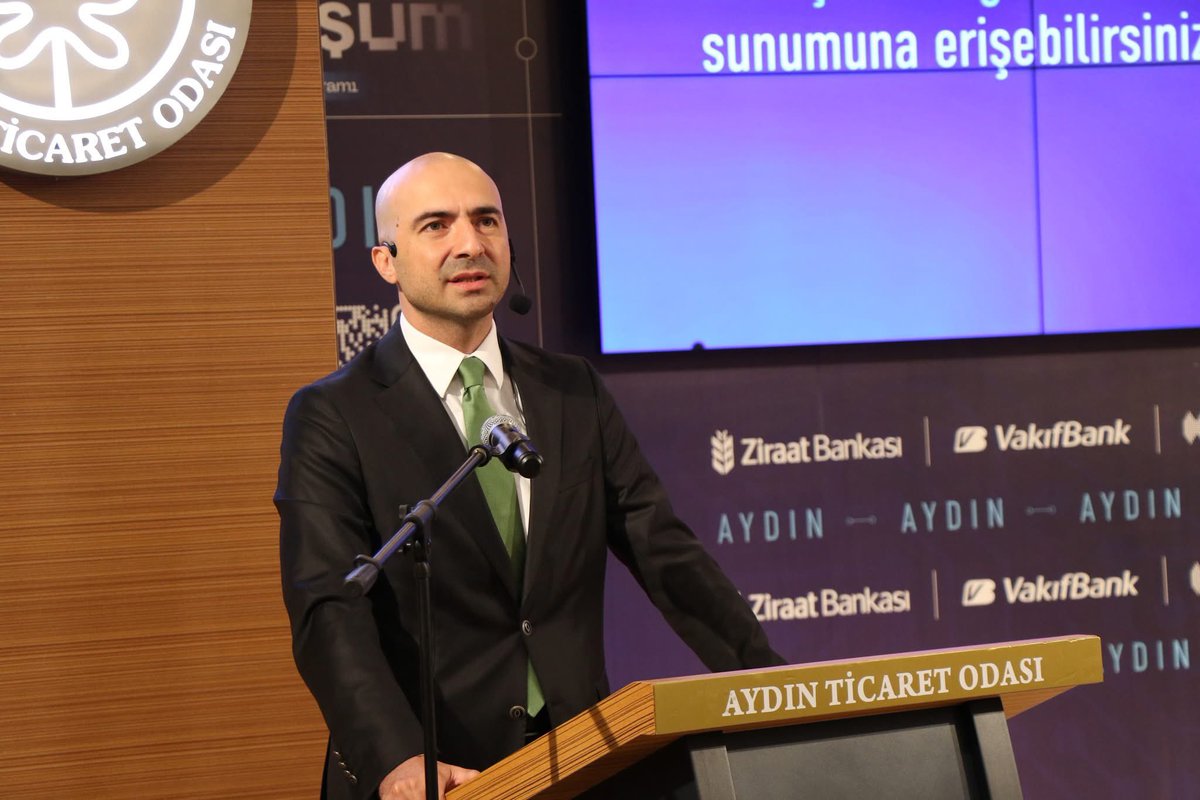 Odamız ve Aydın Sanayi Odası işbirliğinde AYTO M. Rifat Hisarcıklıoğlu Konferans Salonu’nda, KOSGEB Başkanı Ahmet Serdar İbrahimcioğlu’nun katılımıyla KOBİ’ler için “Destek ve Dönüşüm” bilgilendirme ve değerlendirme toplantısı gerçekleştirildi.
Toplantının açılış konuşmasını