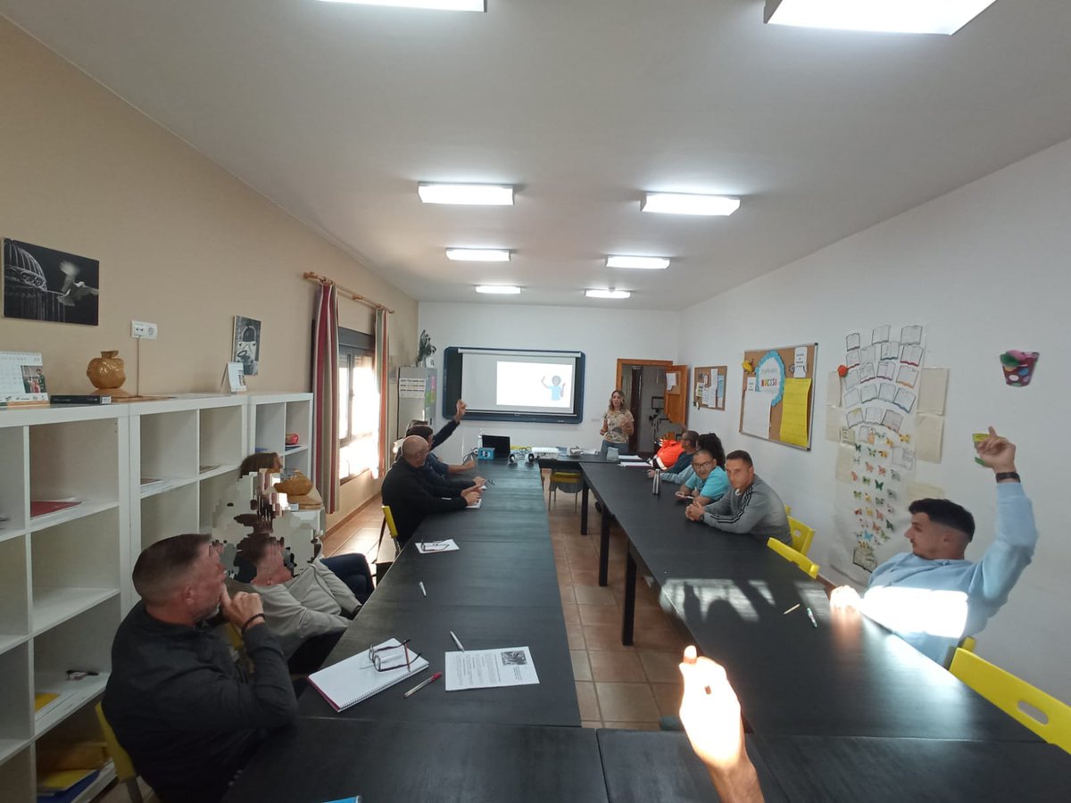 Hoy hemos trabajado las #competenciasdigitales de nuestras personas usuarias de #comunidadterapeutica gracias al Taller de Trabajando en Digital del Punto de Formación #incorpora.💯💪

#incorporafundlacaixa <a href="/AndIncorpora/">IncorporaCoordAndalucía</a>  <a href="/FundlaCaixa/">Fundación ”la Caixa”</a>