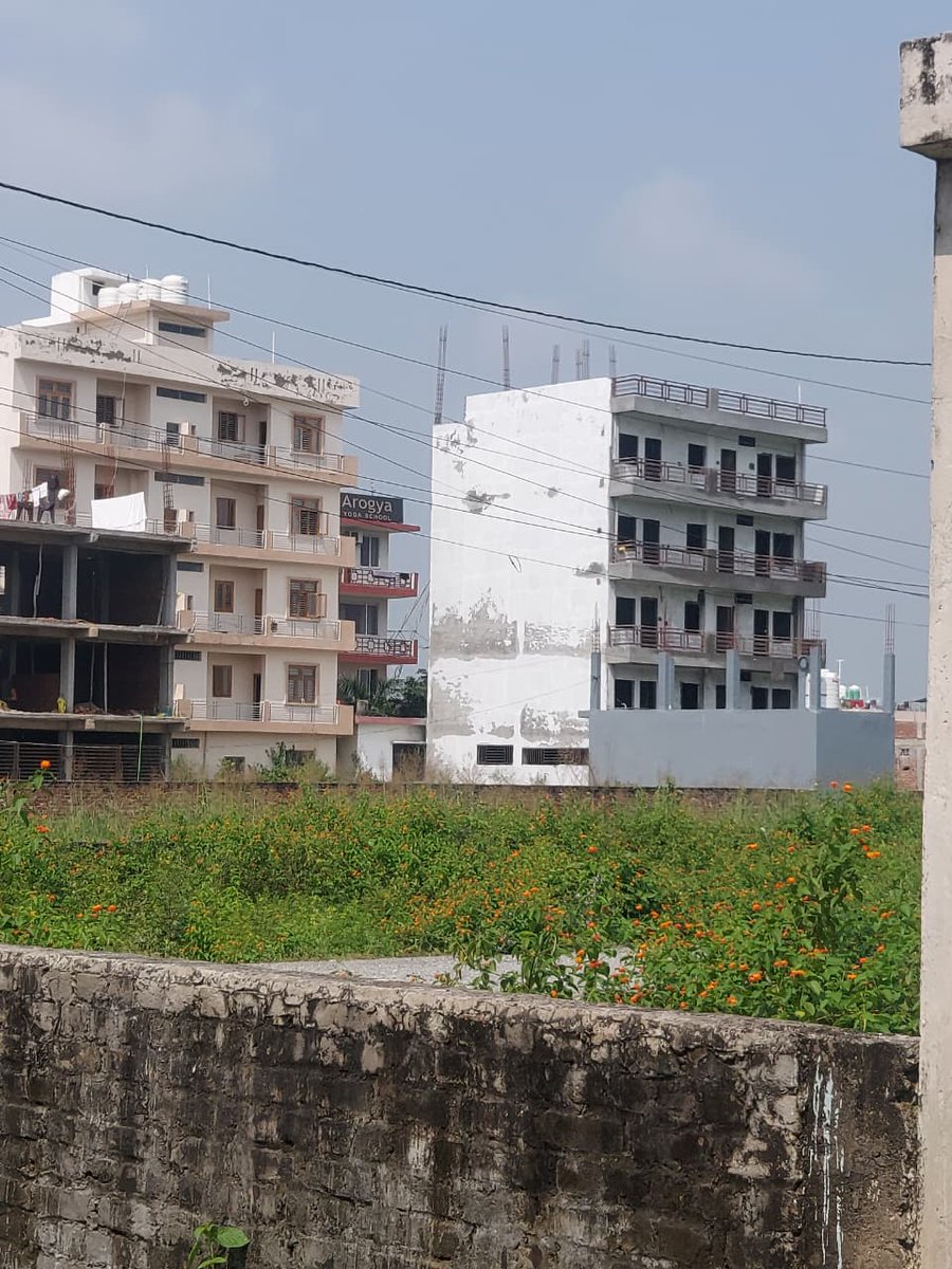 Rajeshsing19967's tweet image. निर्मल बाग ऋषिकेश में अवैध निर्माण 6 मंजिला इमारतें बन रही है,, उस पर  रोक लगा दो। ये गली नंबर 10 हिमालयन योगा के पास में हो रहा है निर्माण