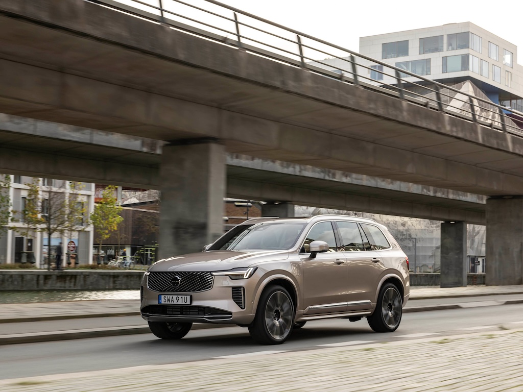 FleetWorldGroup's tweet image. Volvo has delivered its one millionth plug-in hybrid, marking an important milestone in its electrification journey. #pluginhybrids #Volvo #XC70
fleetworld.co.uk/volvo-hits-one…