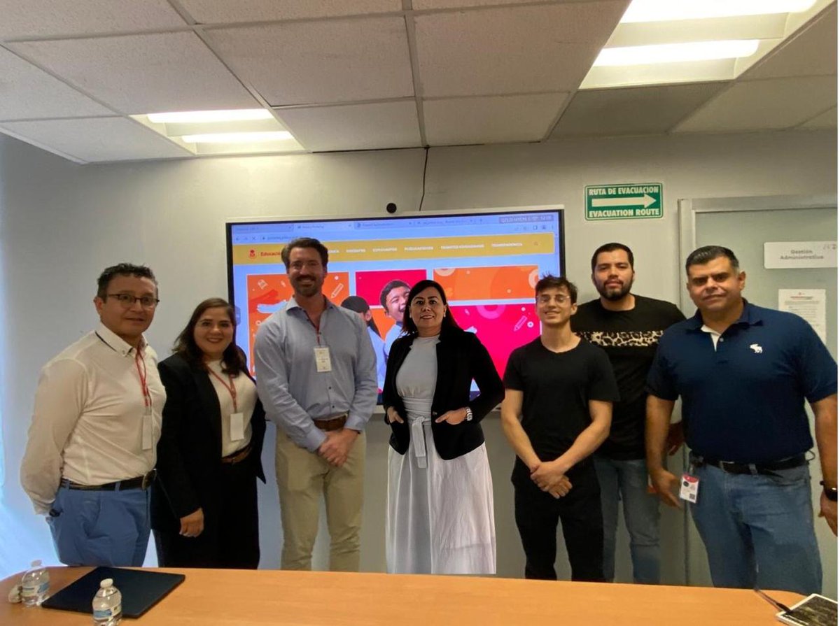 CanConsulGDL's tweet photo. Great meeting between @SecEducacionJal, Dr. Angelina Alarcon and Ontario 🇨🇦 edTech firm #Distributive. Building stronger, strategic collaborations!
#Innovation https://t.co/RnKqTaXU6m