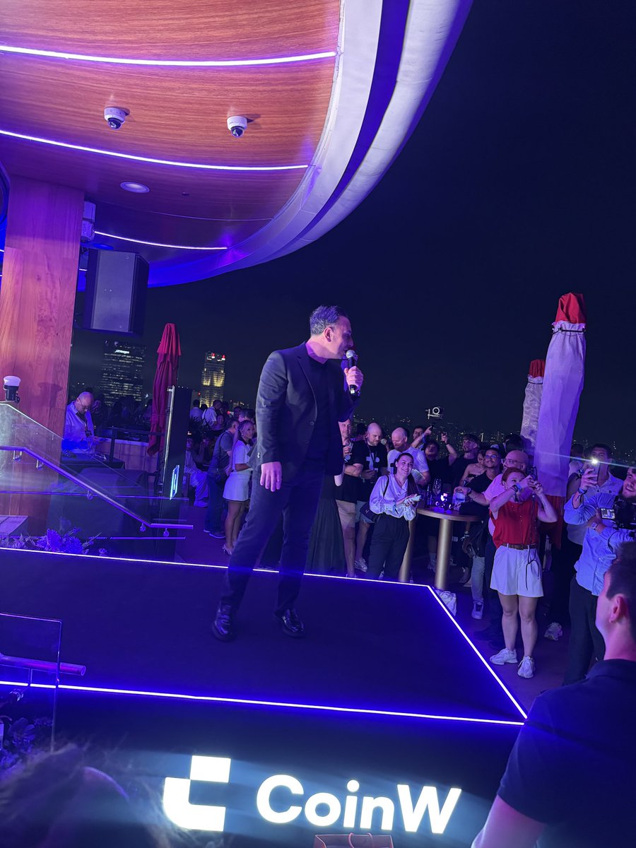 wang_8's tweet image. Token2049 x CoinW -  special thanks for the invite. Legendary closing party at Cé La Vi Singapore, shoutout to Nassar, Chief Strategy Officer, for hosting an unforgettable night.

@CoinWOfficial @coin_w71803 @token2049