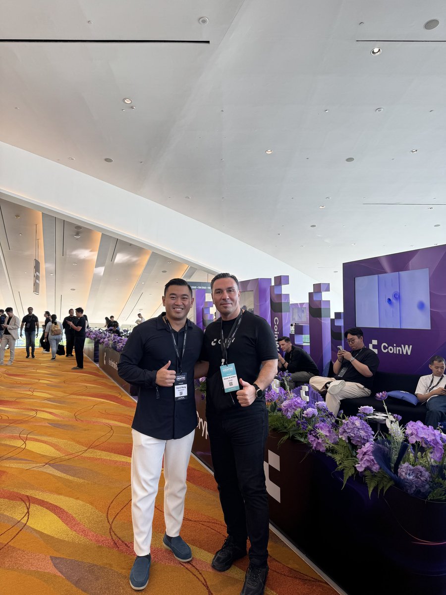 wang_8's tweet image. Token2049 x CoinW -  special thanks for the invite. Legendary closing party at Cé La Vi Singapore, shoutout to Nassar, Chief Strategy Officer, for hosting an unforgettable night.

@CoinWOfficial @coin_w71803 @token2049