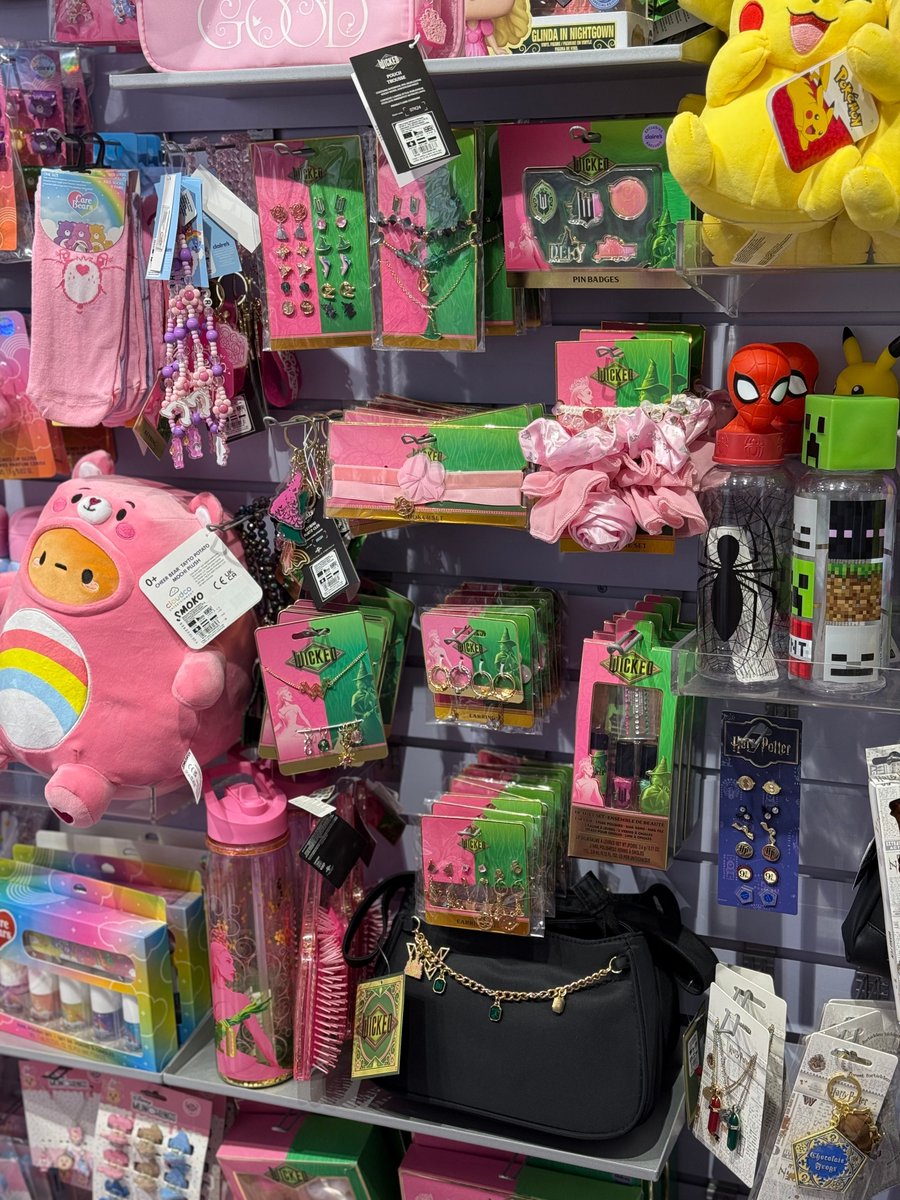 If you loved the first Wicked film and cannot wait for the second coming this November, you will love the new Wicked merchandise now at Claire’s in Houndshill.
From magical accessories to must-have keepsakes, it is the perfect way to get ready for the big release 💗💚
#Houndshill
