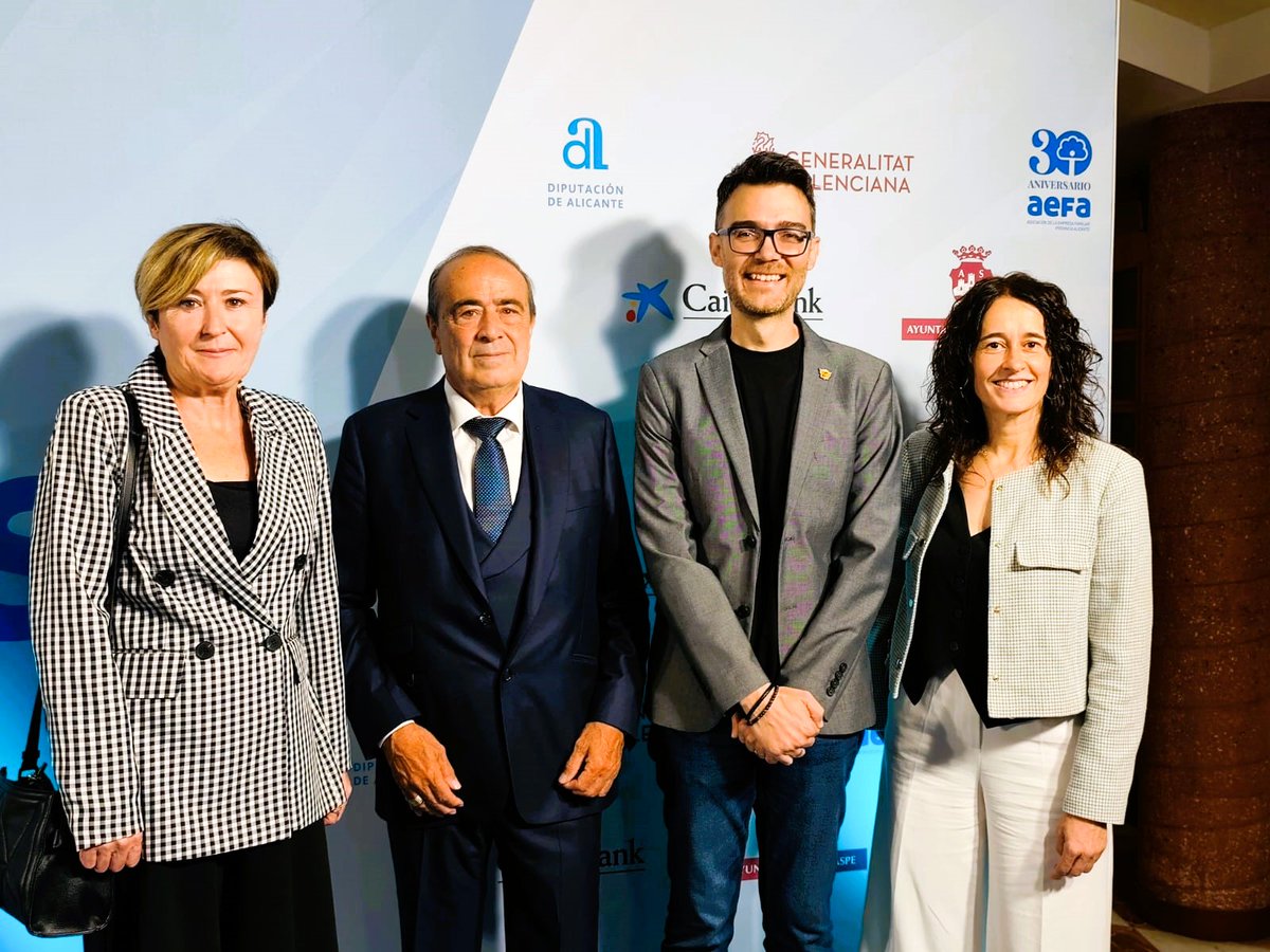 El alcalde pone en valor la trayectoria de Grupo Iñesta, la empresa familiar local galardonada por AEFA
lc.cx/GLyLU5