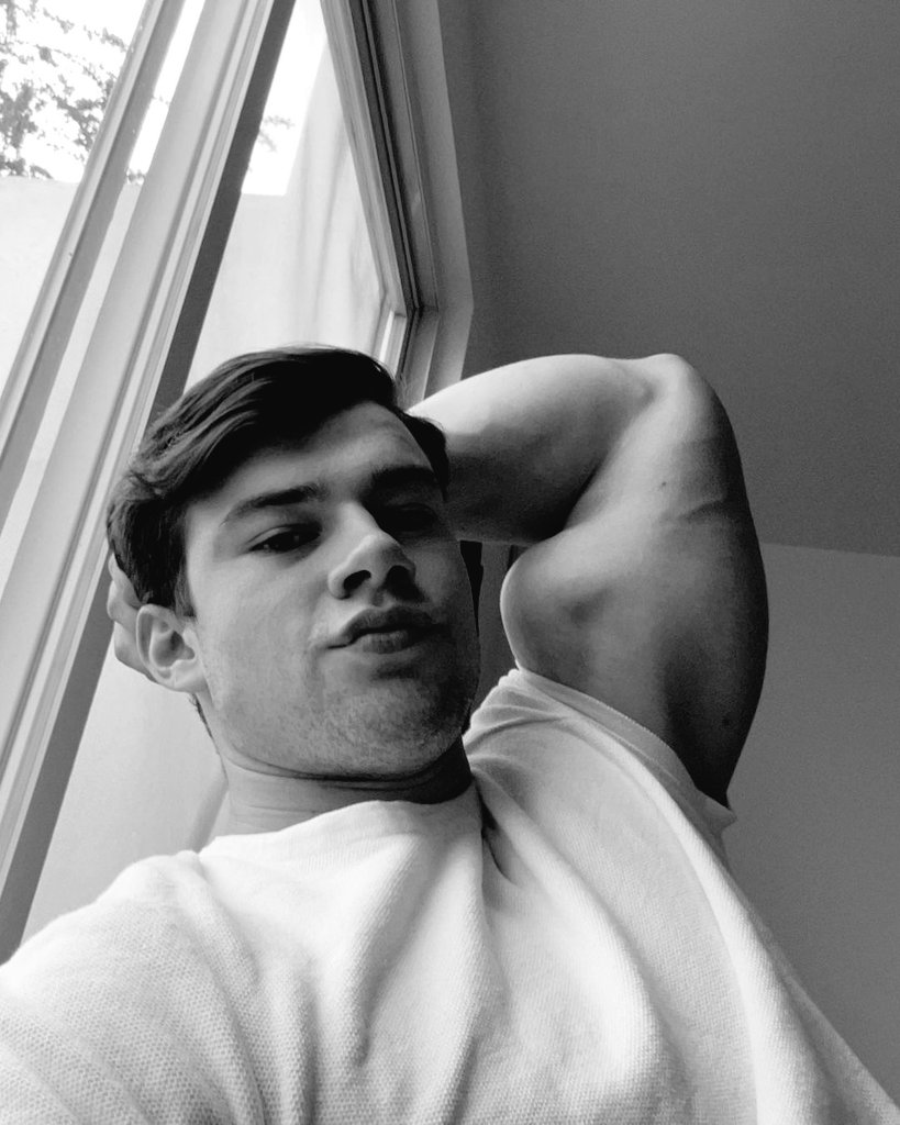 ⠀
⠀⠀
⠀⠀⠀⠀⠀𝘛𝘦𝘯𝘨𝘰 𝘦𝘯 𝘭𝘢 𝘮𝘦𝘯𝘵𝘦 𝘭𝘢𝘴 𝘱𝘰𝘴𝘦'
⠀⠀⠀⠀⠀⠀𝘠 𝘵𝘰𝘥𝘰 𝘭𝘰 𝘲𝘶𝘦 𝘩𝘪𝘤𝘪𝘮𝘰' ⸻
⠀⠀⠀
⠀⠀⠀