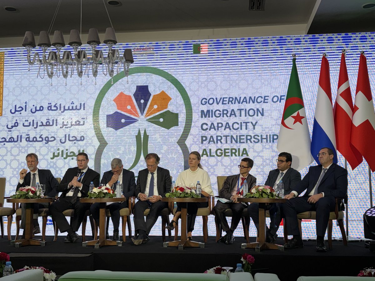 SEMIGRATION's tweet image. Le #SEM finance le projet #ICMPD pour développer un système de formation professionnelle en matière de migration en 🇩🇿. Lancement du projet par le Ministre Saïd Sayoud aux côtés de l’Ambassadeur Hendrick Krauskopf, renforçant encore la collaboration migratoire entre 🇨🇭et 🇩🇿.