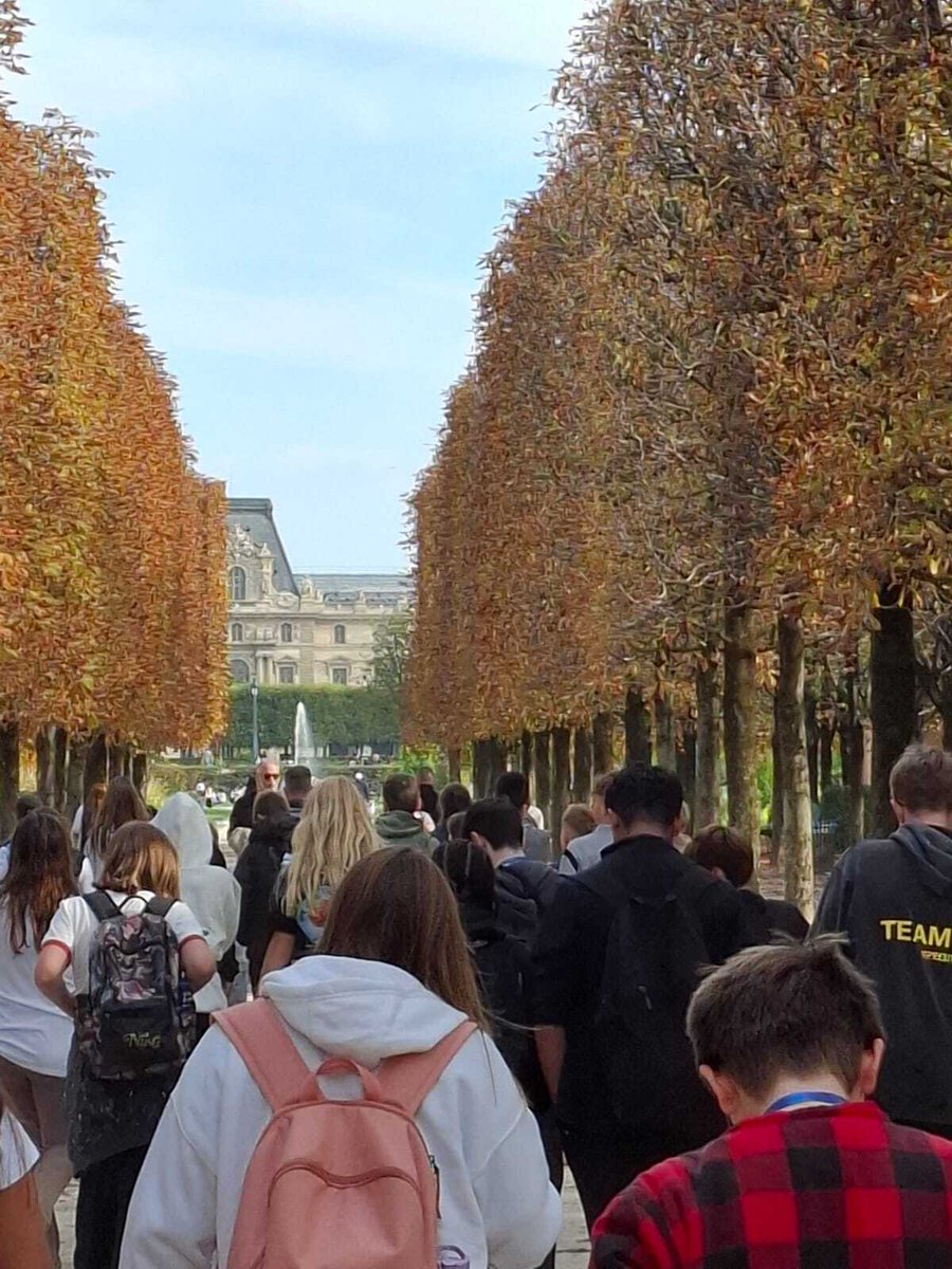 Our Year 8 students are making the most of their trip to Paris!✨ After exploring the sights yesterday, today they’re heading to the magical world of Disneyland! 🎢🎆🐭 #ProudToBeHere