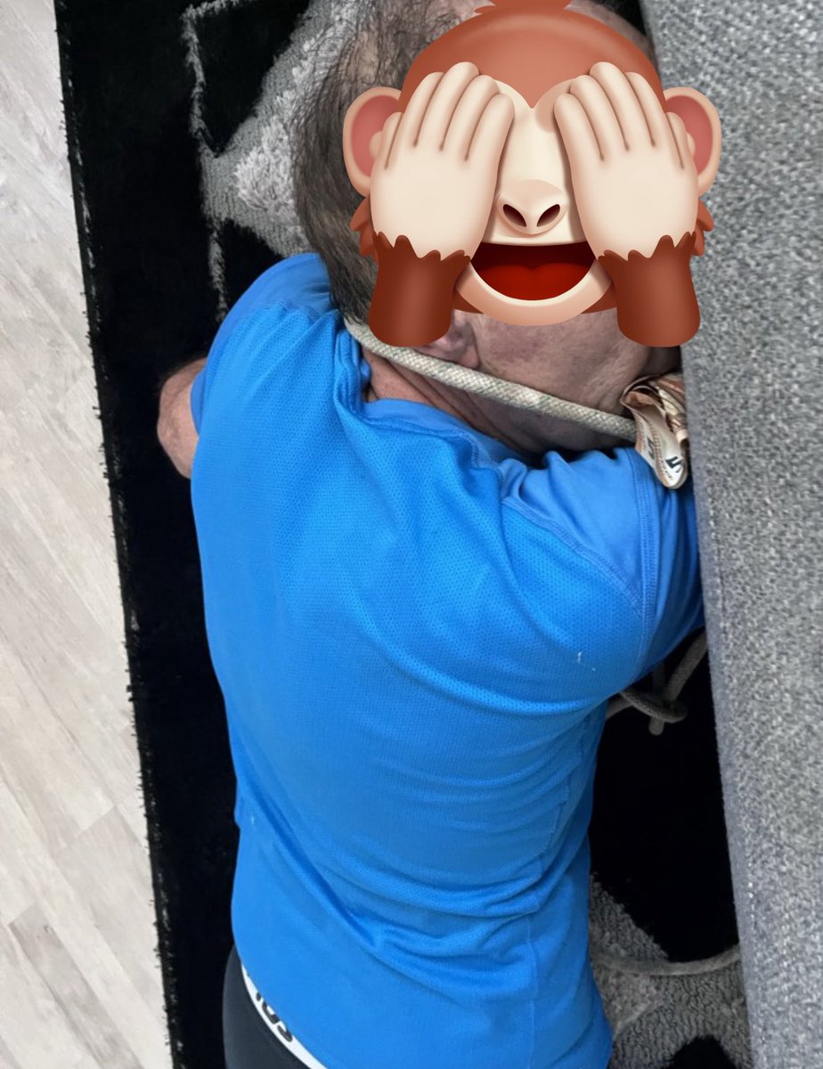 AlphaFireBCN's tweet photo. Mi perra me demuestra lo que es. Una puta cajera humana. Ha nacido para ser inferior y un infeliz. Su unico placer en la vida es ser torturada por su amo que soy yo. Venga rendiros todos ante mi perras lo estais deseando. Retweet si quieres ser mi zorra. #cashmaster #findom https://t.co/AmgSg37nfB