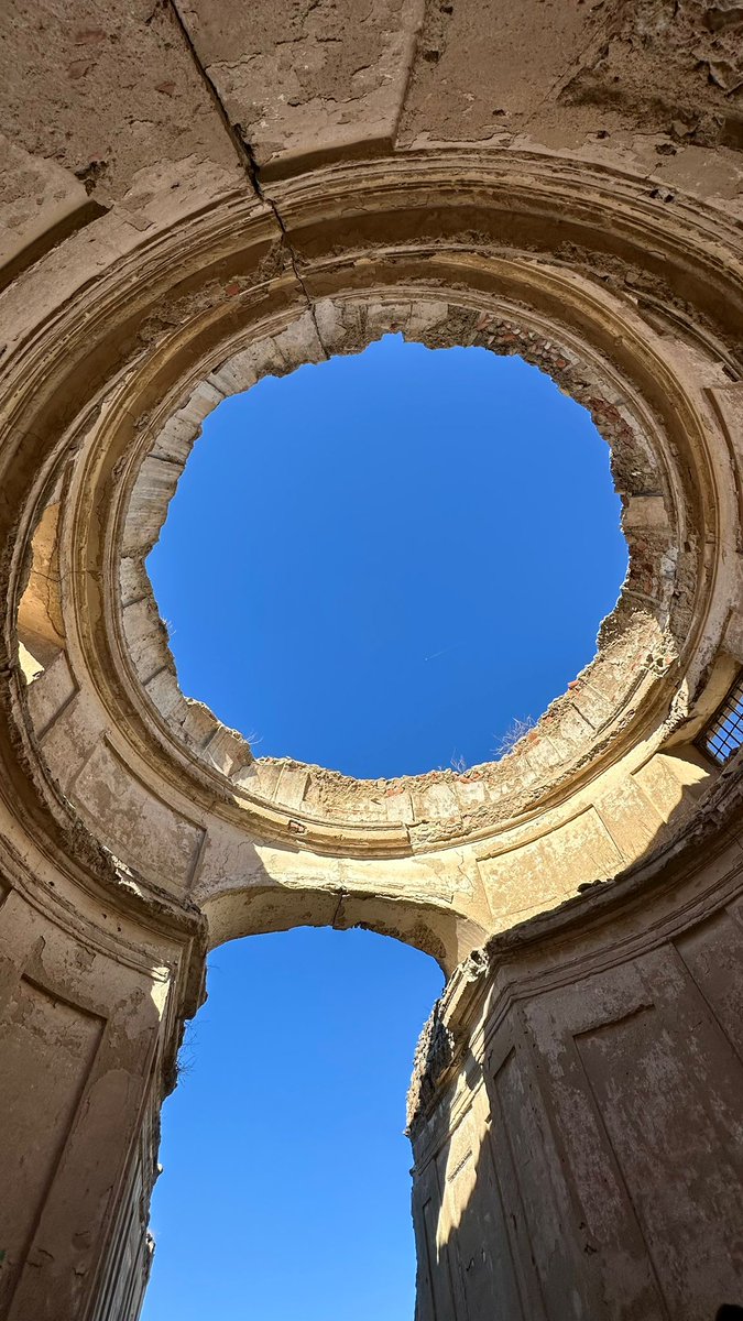 ⛪ La Ermita de Vilches llevaba 200 años abandonada y hemos llegado a tiempo de evitar su desaparición total.

Gracias a los técnicos de la Comunidad de Madrid que ya trabajan en las prospecciones arqueológicas para su posterior consolidación y puesta en valor.