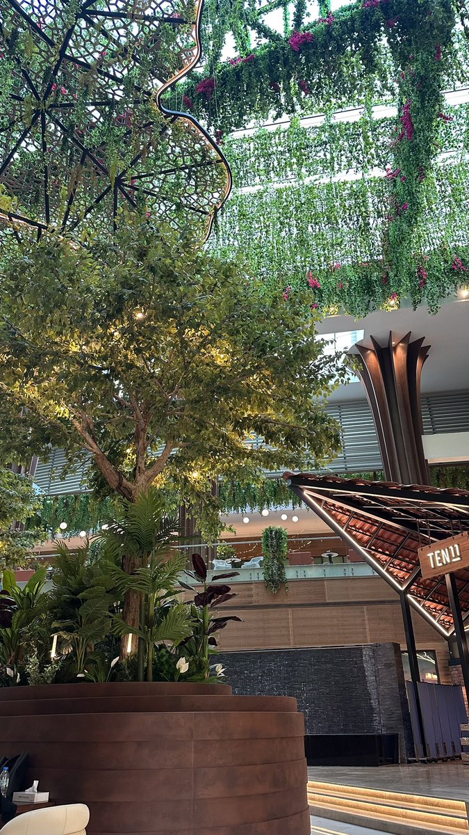 مدينة شخبوط الطبيه في منتهى الفخامه 
<a href="/SSMCAbuDhabi/">Sheikh Shakhbout Medical City</a>