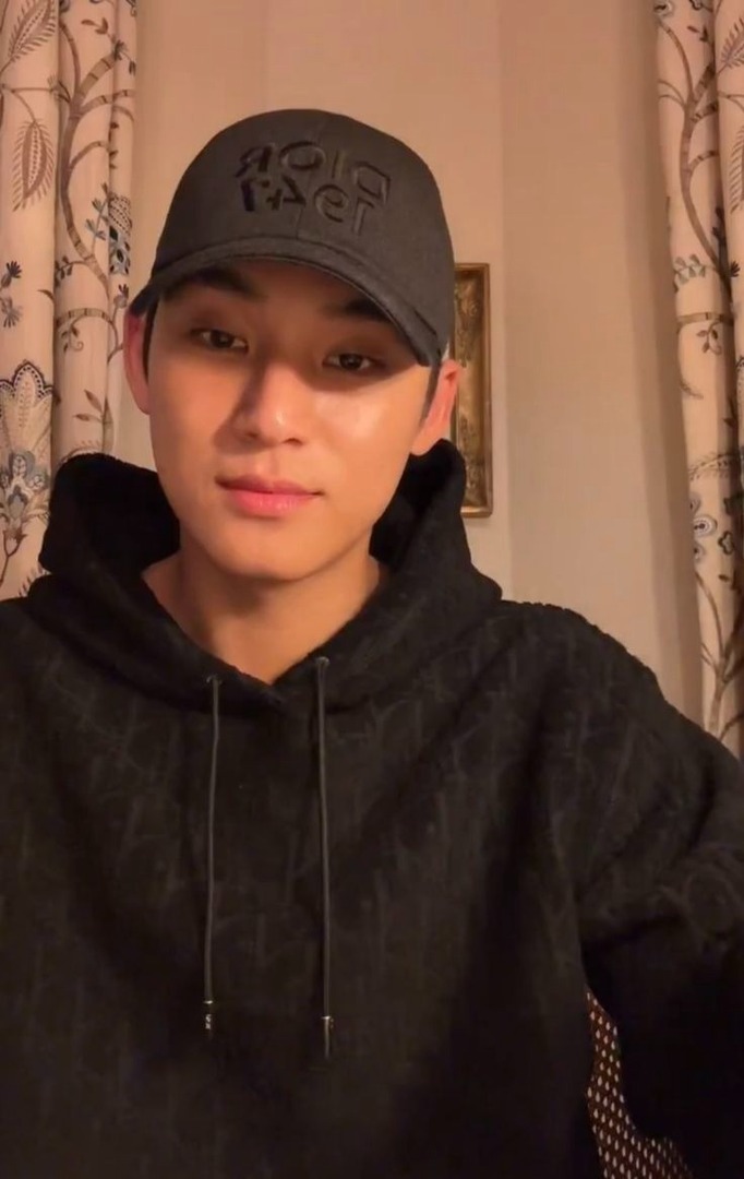 USE ' HEY / ✉️ ' - ENGLISH ONLY tweet media