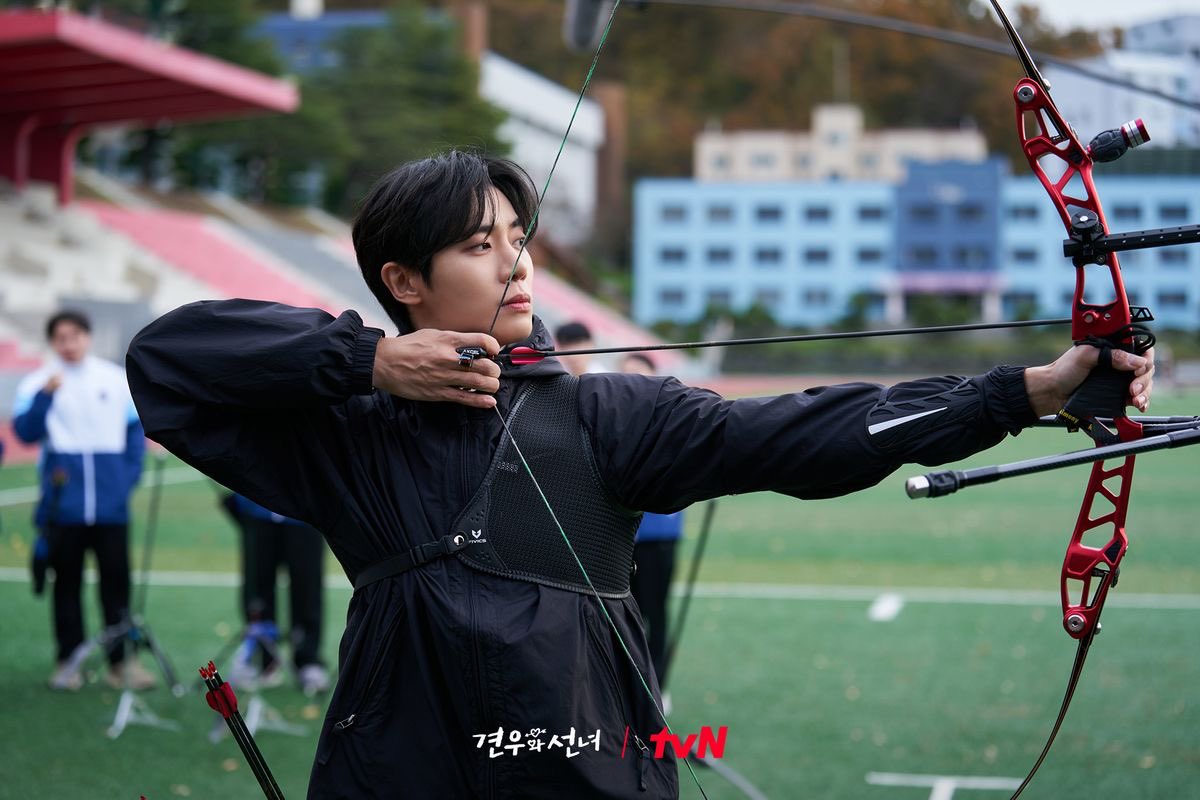 only6choo's tweet image. 양궁하는 배견우 손을 절대 봐.......~