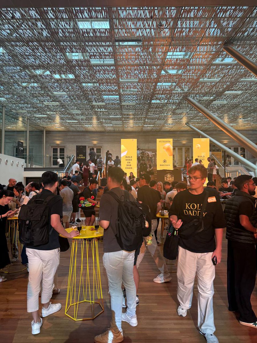 ShareX_Network's tweet image. The most beautiful sunsets happen when the day’s work is done. 🌇 #BNBSingapore 

We’re reminded why we build — for adoption, for impact, for the future. ShareX will keep building, as always.