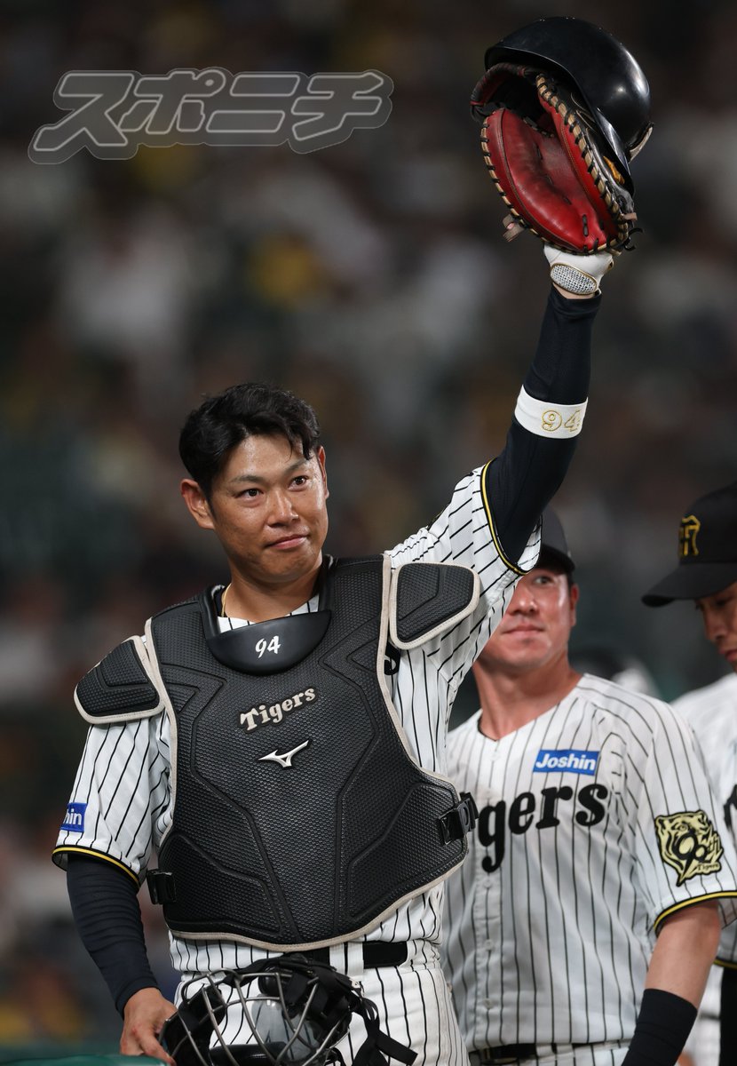 ９回、久々にマスクをかぶった #原口文仁 選手