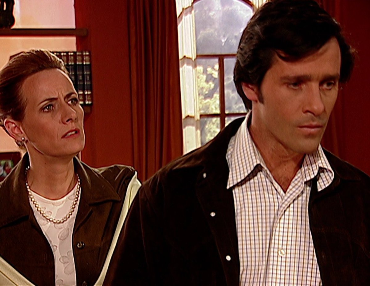 PasdeGavilanes's tweet photo. #PasiónDeGavilanes #PDG84 Fernando le confirma a doña Gabriela que Sarita tiene novio, pero se reserva su identidad. https://t.co/FVhKLkvs2r