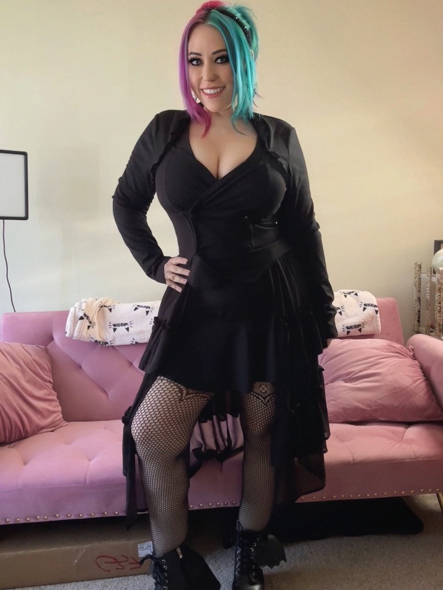 Danielle tweet media