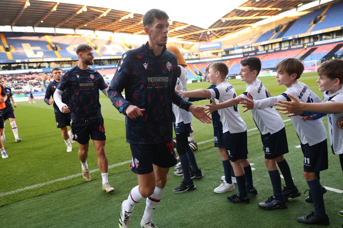 OfficialBWITC's tweet photo. One team supporting another 🤝
Thank you to AFC Burnden Park U12s for joining us as our player escorts, leading the team out against Manchester City U21s last week!
For more information on our player escort packages head to https://t.co/pmL7CMQTlw
@OfficialBWFC
#WSitC | #BWitC | #BWFC