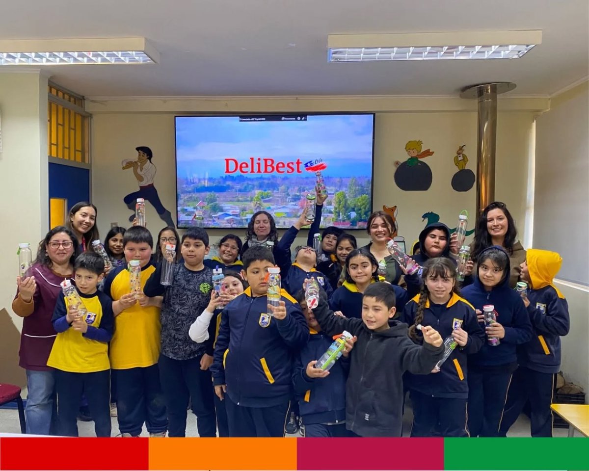 FedirChile's tweet photo. 💧🌱 ¡Promoviendo hábitos saludables desde la escuela!
En Pelarco realizamos El Poder del Agua, enseñando a niños y niñas que el agua es la mejor opción de hidratación para crecer y concentrarse 🙌
👉 https://t.co/rawOwTxvrv https://t.co/58JHRwSHE8