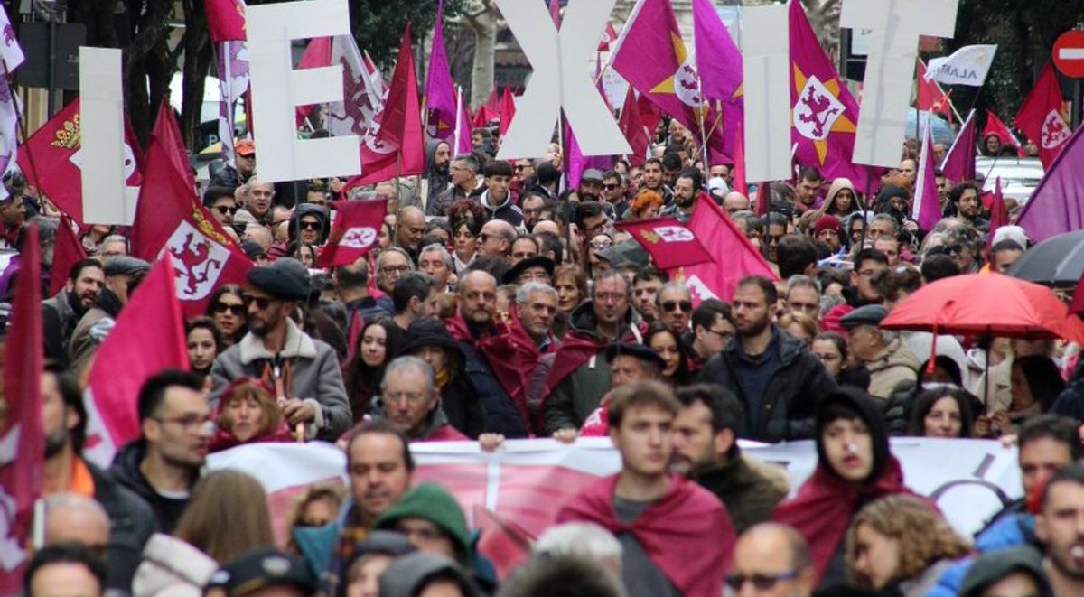 UPL_Oficial_'s tweet photo. ⚠️ÚLTIMA HORA
🚫CyL: democracia bloqueada. PP y Vox vetan un referéndum para la autonomía leonesa, ignorando la Constitución y la crisis económica y social de la región. Es autoritarismo de partido
💥Las Cortes han dejado claro que la democracia es un privilegio para poderosos https://t.co/6CdxJwQ0Hd