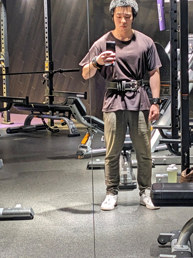 残業からの背中トレ🦾
明日は休みでトレオフ。
久々に明日はお酒飲も🍺
#筋トレ垢さんと繋がりたい
#筋トレMEMO