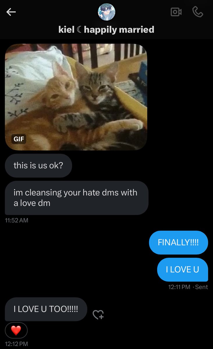 fillycak's tweet image. we got 2 love dms though ok.. ✌️ #win