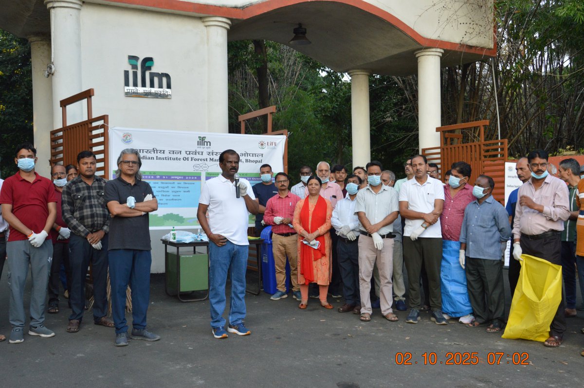 IIfmBhopal's tweet image. Indian Institute of Forest Management (IIFM), Bhopal, organized a cleanliness drive under the nationwide &quot;Special Campaign 5.0 for Institutionalizing Swachhta and Minimizing Pendency&quot; from 7:00 to 8:00 AM.
#SpecialCampaign5  #SwachhataHiSeva2025 #IIFM #SwachhBharatMission