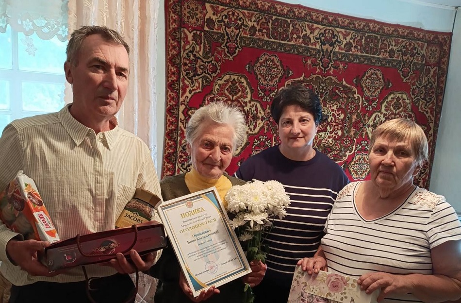 MaliMista's tweet photo. У Слобідці-Красилівській відзначили 90-річний ювілей Яніни Костянтинівни Орошкевич

#Красилів Сьогодні, 1 жовтня, у день, багатий на знакові для українців події, свою поважну дату — 9...
 Читати тут - https://t.co/UK0R9eCZo1
# https://t.co/uZ8LDkjqc4