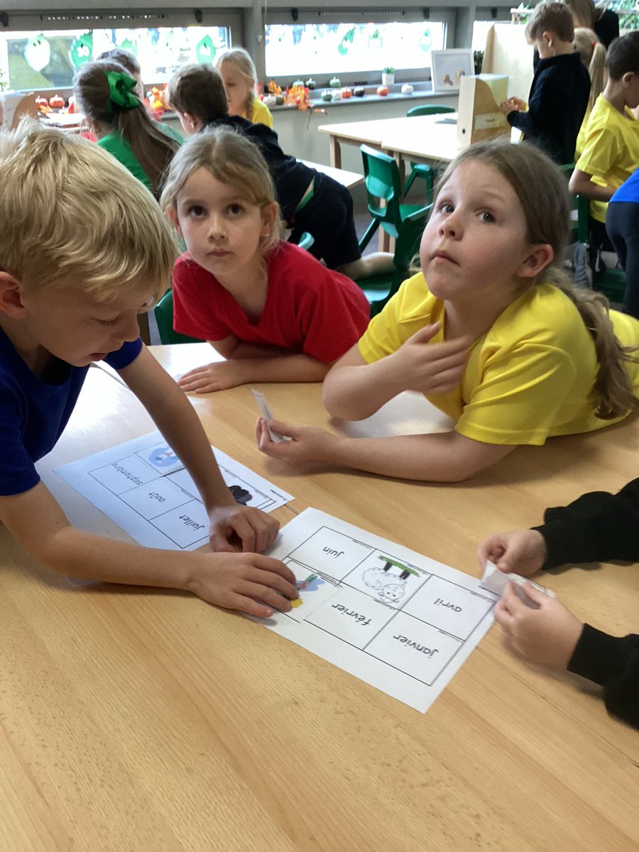 MapleTree_GSP's tweet image. In French today we played a board game to help us remember the months of the year! #greatsankeyfrench 🇫🇷