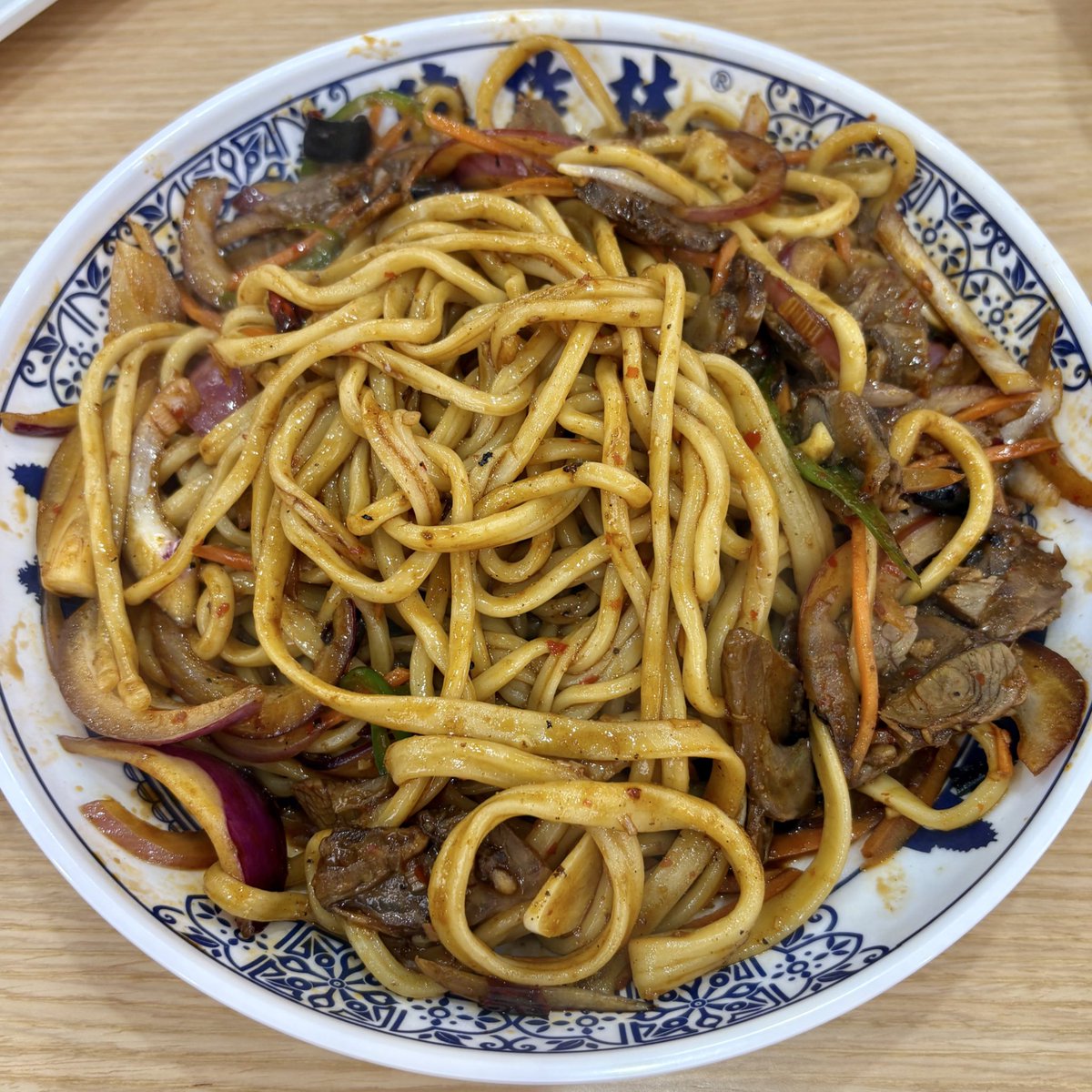 蘭州式の牛肉炒面をいただきました。