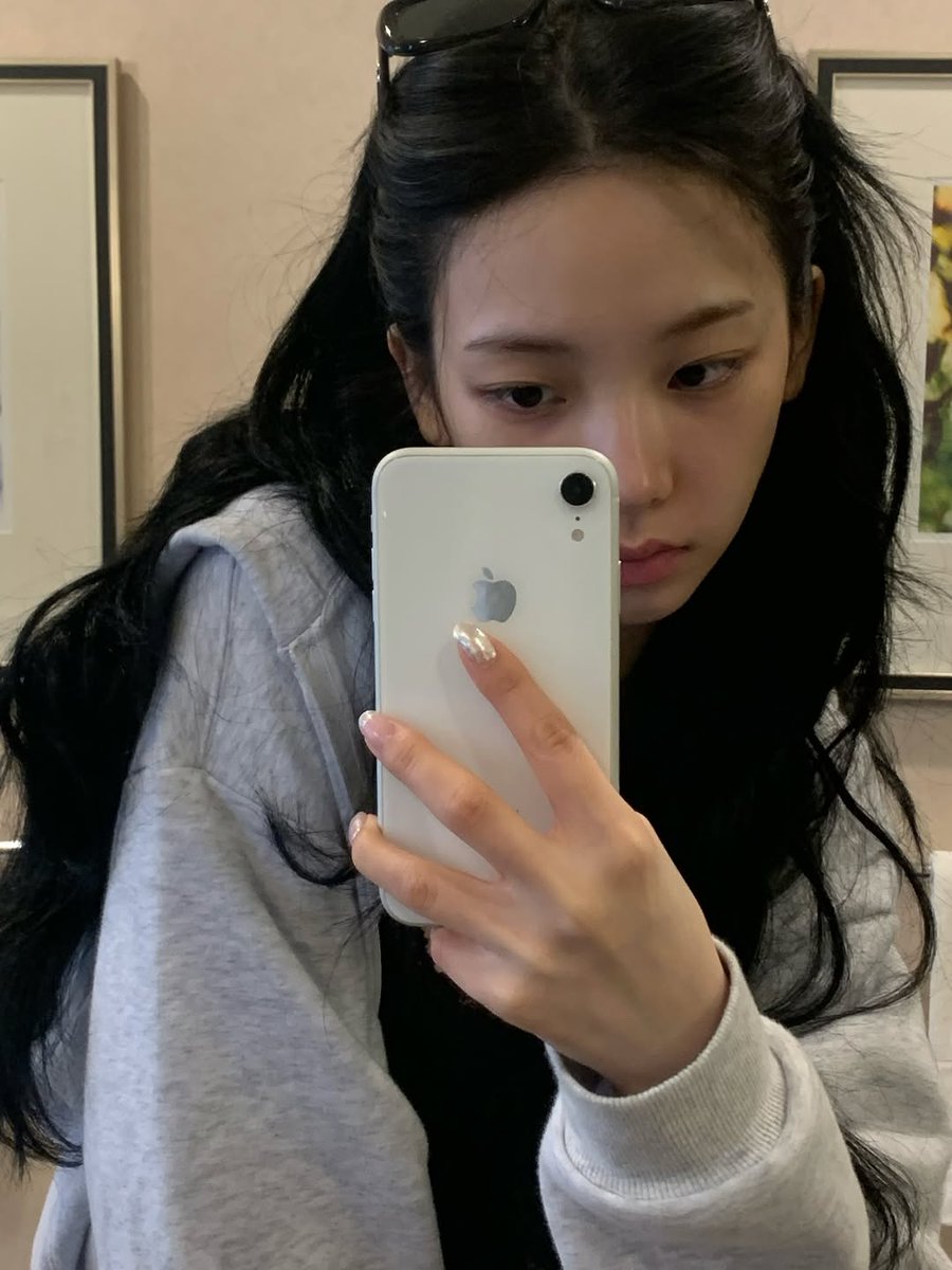 karinaofmoment's tweet photo. 251002 #카리나 인스타💙

🍏 https://t.co/p3jibahx0r