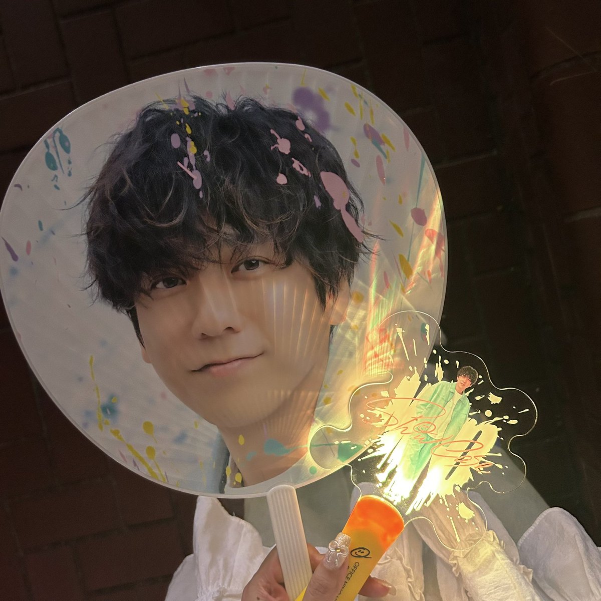 二宮くん全公演おつかれさまでした🎀
ペンラとうちわ持って会いにいく、それだけでうれしくってﾄﾞｷﾄﾞｷして改めてじぶんの真ん中を再確認した日だった
一声目から泣きっぱなし、でも撮可の時は泣きながら脇ｷﾞｭｯｯと締めた抜かりないオタク❗️
本当におつかれさまでした😽あいしてる
#ShowCase