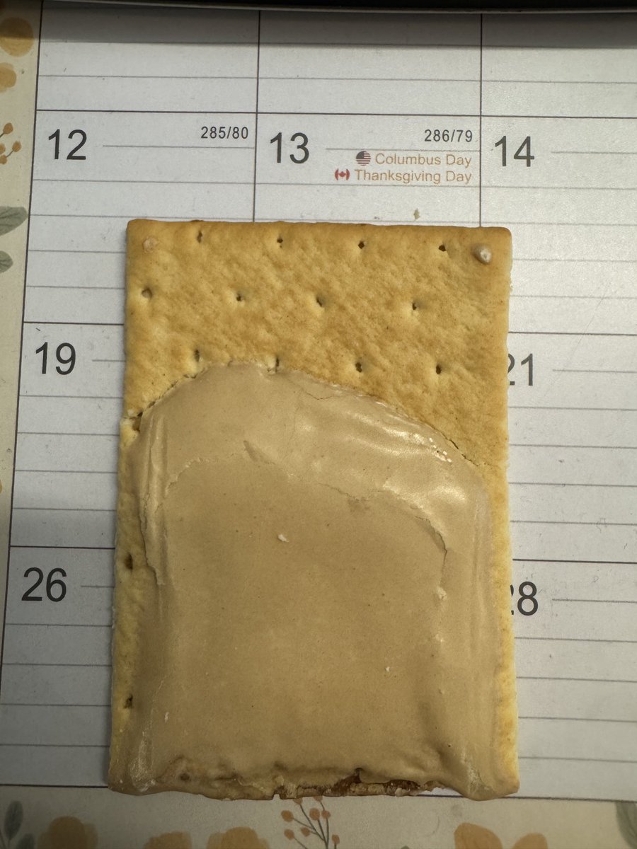 mn_chism's tweet photo. I feel like @PopTartsUS owes me at least 45 cents for the missing frosting. https://t.co/fYTAfiWouJ