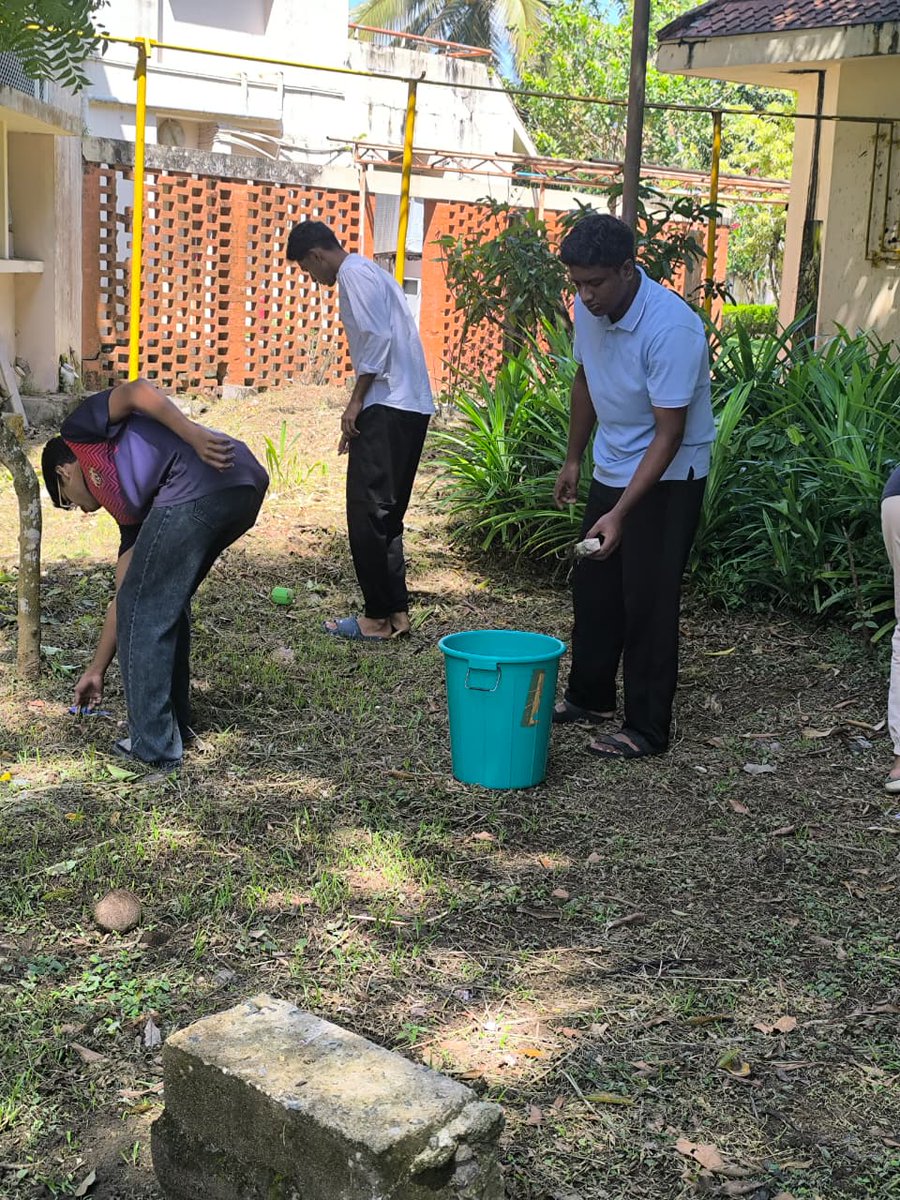 On the occasion of Gandhi Jayanti and as part of Swachhta Hi Seva 2025, the spirit of service came alive as the students of IHMCT Thiruvananthapuram actively took part in a cleanliness drive across the campus and nearby areas. 
#SpecialCampaign5.0