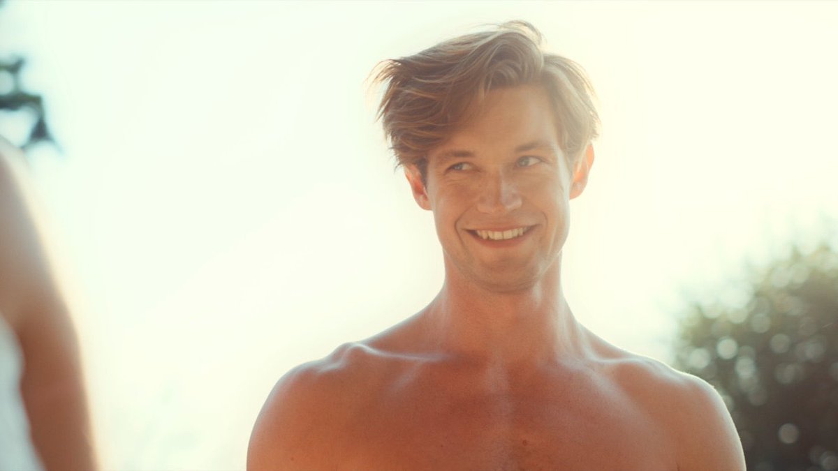 ilyjawreguis's tweet image. nada de conrad nem nick  o maior macho fictício  literário tá voltando em novembro na segunda temporada de maxton hall pode entra james beaufort