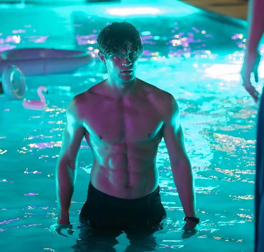 ilyjawreguis's tweet image. nada de conrad nem nick  o maior macho fictício  literário tá voltando em novembro na segunda temporada de maxton hall pode entra james beaufort