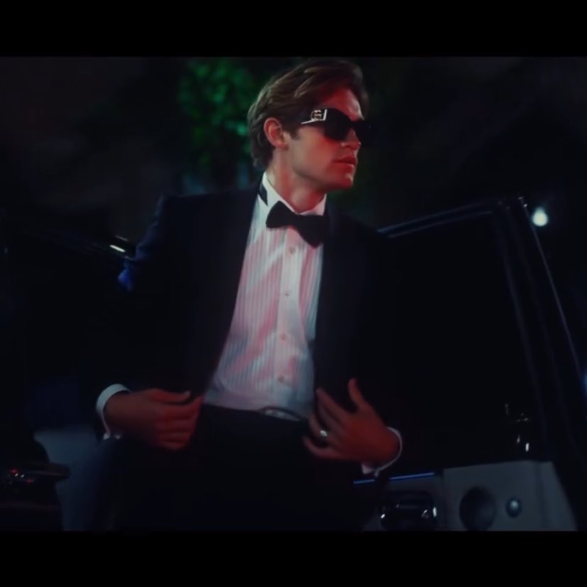 ilyjawreguis's tweet image. nada de conrad nem nick  o maior macho fictício  literário tá voltando em novembro na segunda temporada de maxton hall pode entra james beaufort