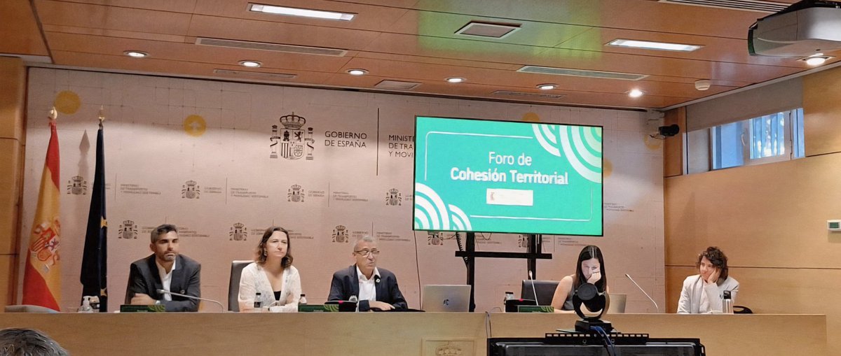 Esta mañana desde <a href="/eoi/">EOI</a> hemos acompañado a <a href="/RDemografico/">Reto Demográfico</a> en el Foro de Cohesión Territorial, un espacio para compartir y crear políticas públicas contra la despoblación y de impulso del mundo rural.